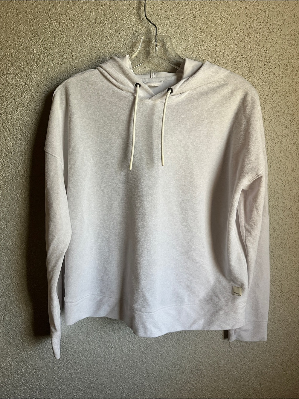 Vuori White Women's Lightweight Hooded Pullover